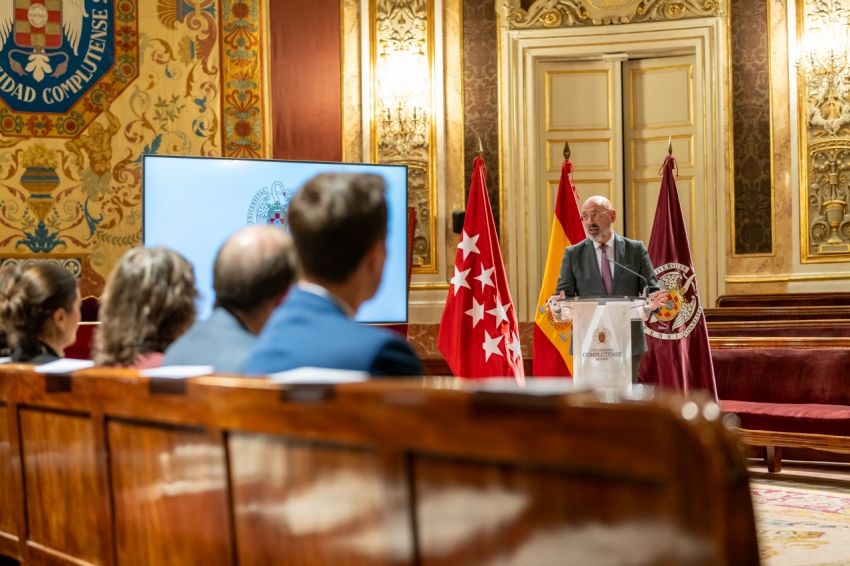 Los Cursos de Verano celebran su Networking Day y anuncian a Jaume Plensa como autor del cartel de 2025