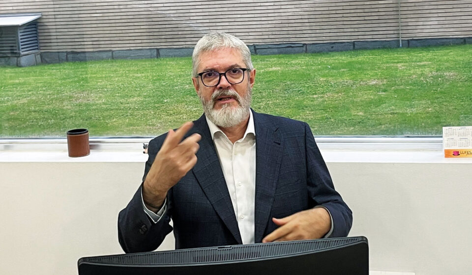 Entrevista con Marcos Roca, director académico de la Universidad para Mayores