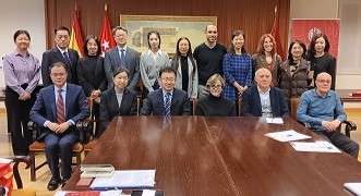 El equipo editorial de la Universidad de Renmin visita Ediciones Complutense
