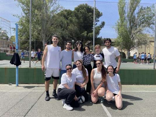 Estudiantes del máster participan en la jornada de deporte y música de la facultad