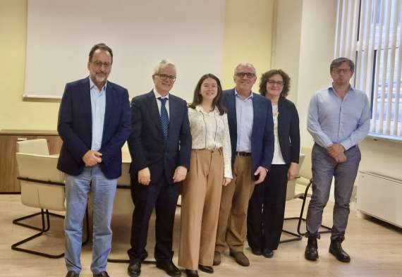 Participación del Prof. Antonio Salinas en la tesis en Turín