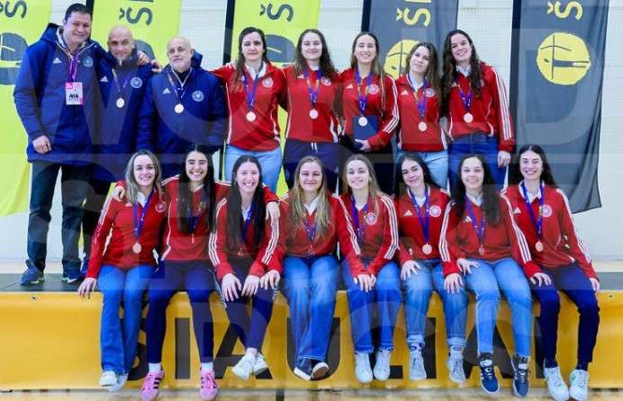 El Sanse Complutense, bronce en el EuroHockey Indoor Cup femenino celebrado del 14 al 16 de febrero en Siaulai, Lituania.