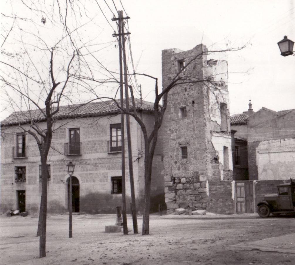 (imagen 1) restos de la torre y de la perdida iglesia de san cristóbal . foro rodriguez, (fortoteca abc)