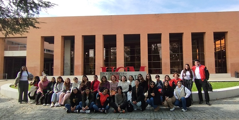 Estudiantes de universidades de México se especializan en salud emocional en el Centro de Formación Permanente UCM