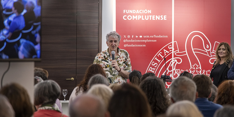 Juan Luis Arsuaga clausura la primera edición de Los Jueves Complutense en San Lorenzo