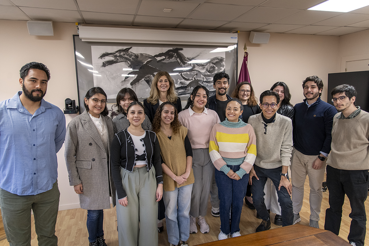 Damos la bienvenida a los estudiantes becados de América Latina que están cursando un máster en nuestra universidad