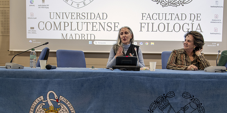 Chus Pato, Premio Nacional de Poesía 2024, trae a Filología el poema, "lo más extraño y lo más íntimo que podemos tener en la vida"