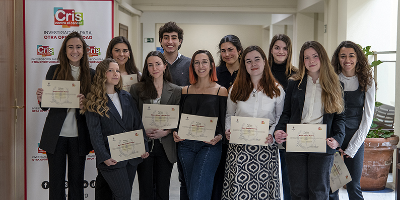 La Cátedra Extraordinaria UCM-CRISCÁNCER premia las investigaciones de once estudiantes de Medicina