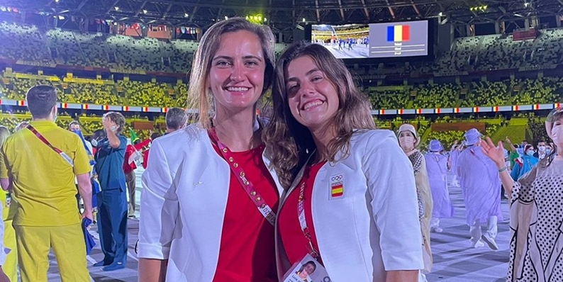 Las jugadoras de hockey hierba, Lulu y Lucía; y las estudiantes Julia Benedetti (skate) y Ana Pérez (gimnasia artística), en los Juegos Olímpicos de París 2024