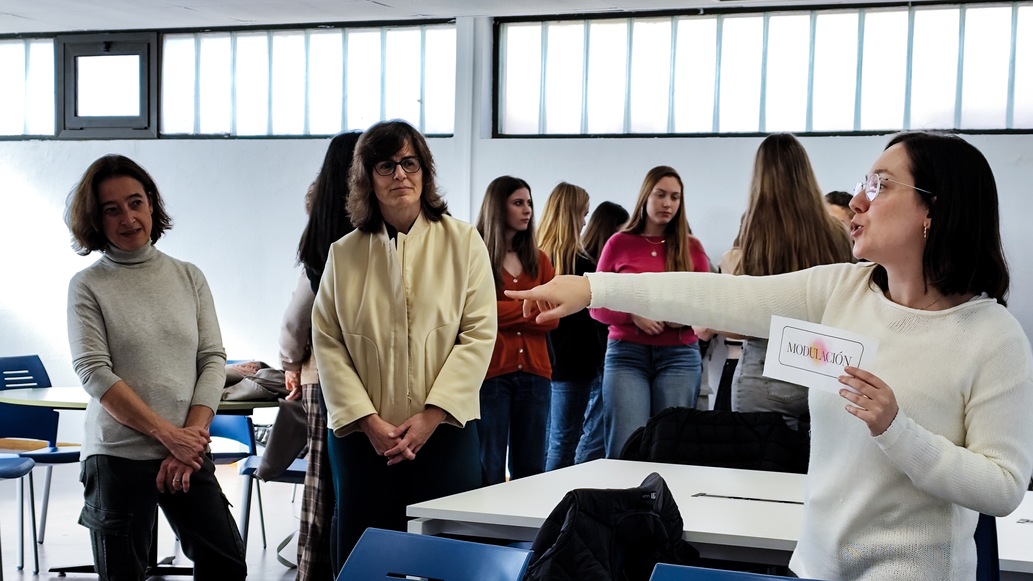 Marta Guiménez Dasí y Lucía de Juan Ferré en Regulación emocional en la adolescencia. / A.A.