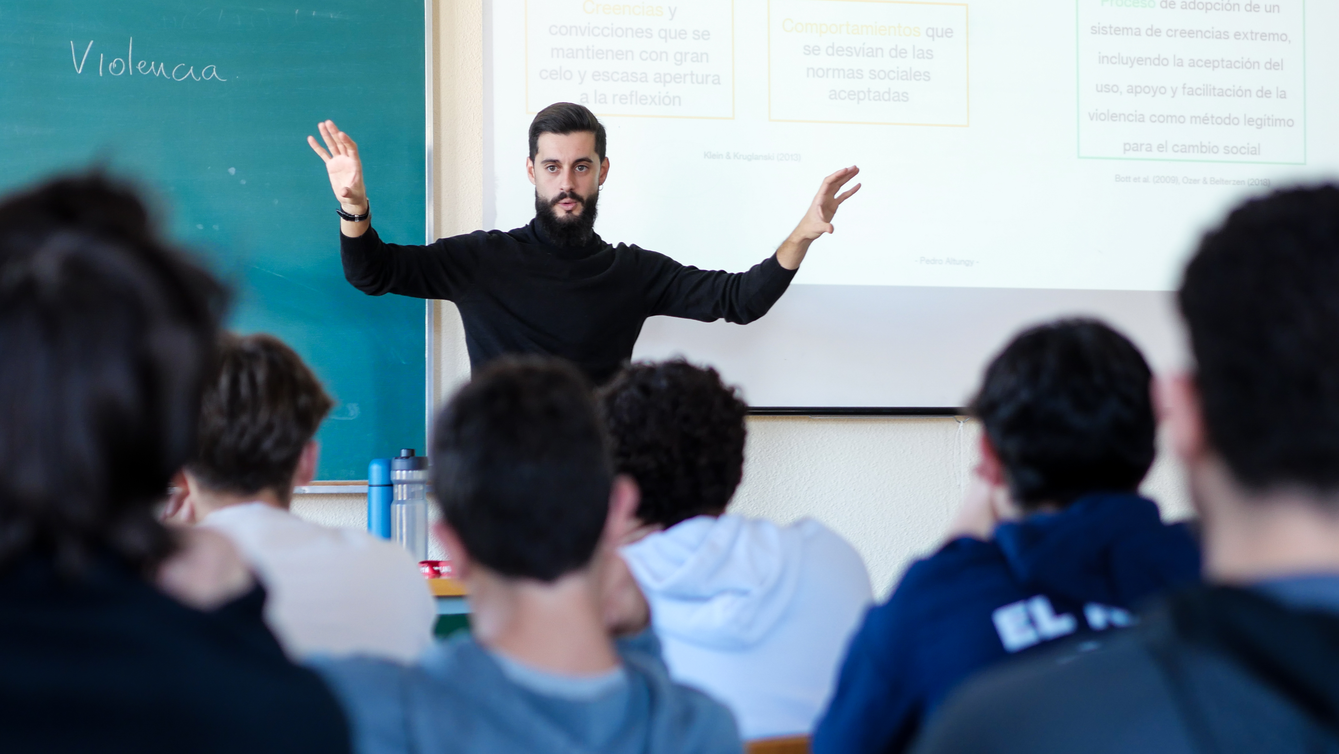 Charla de radicalización en tiempos modernos. / A.A.